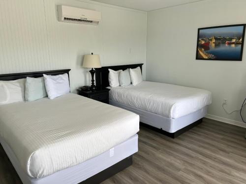 2 double beds