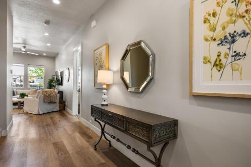Grand Slam Getaway #5 townhouse - image 10