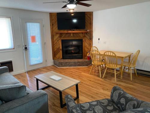Dells Lake Lookout At Lighthouse Cove Condominiums in Wisconsin Dells, USA