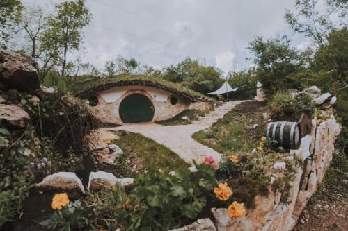 Mobbiton Mostar - unique underground stay