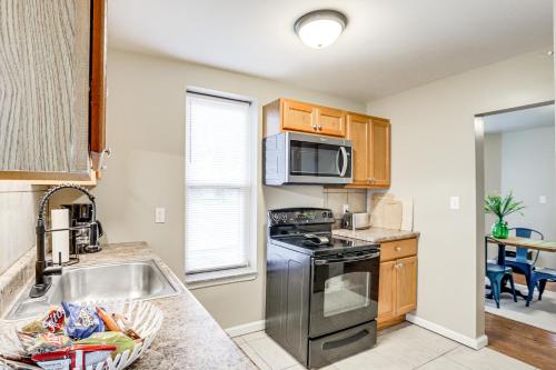 Pet-Friendly Pacific Cottage Near Purina Farms! in Pacific (MO)