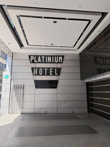 HOTEL PLATINIUM