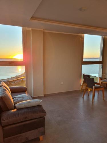 Departamento nuevo 2 habitaciones 2 baños y balcón 95m2 Piso alto sobre la costanera