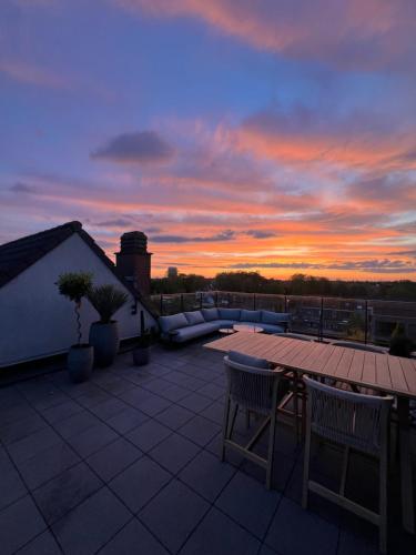 Penthouse with awesome terrace and free parking, Courtrai (foto 7)