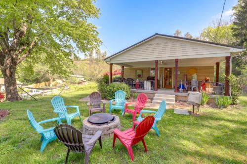 Updated Marshall Home with Fire Pit and Game Room! in Marshall, USA