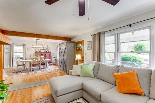 Updated Marshall Home with Fire Pit and Game Room! in Marshall, USA