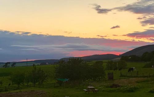 ทัศนียภาพ, The Granary at Tinto Retreats, Biggar is a gorgeous 3 bedroom Stone cottage in บิกเกอร์