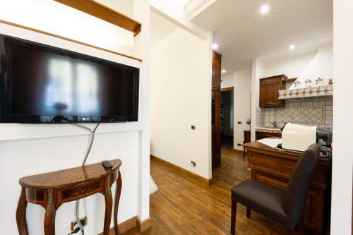 Altobelli Apartment - image 13