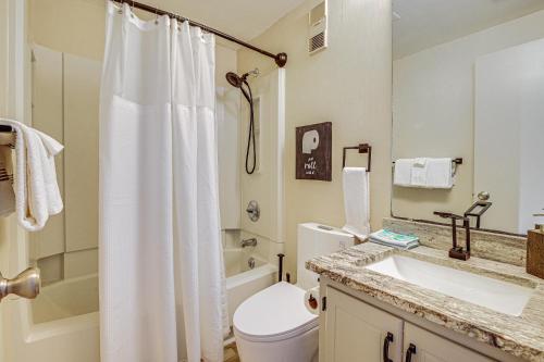 Mod Myrtle Beach Resort Condo with Beach Access - image 7
