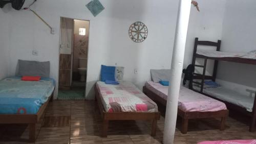 8 twin beds