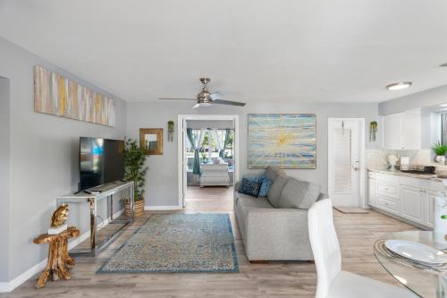 RiverWalk Villa I Private Dock & Hot Tub in Fort Lauderdale, USA