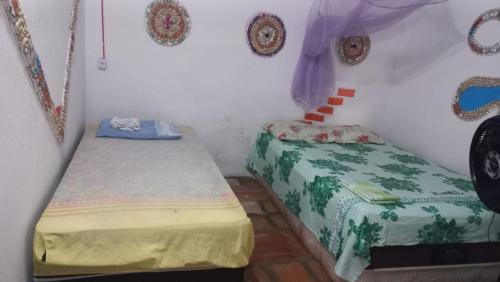 1 double bed, 1 twin bed