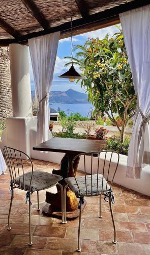 Case Quattrocchi - Giardino e Terrazzi con vista Panoramica sul Mare, Etna e Vulcano, Lipari (fotografie 5)