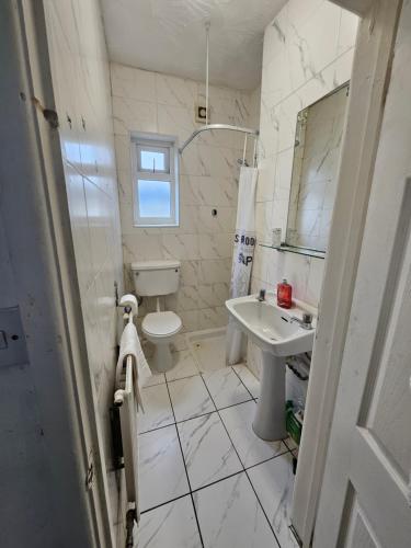 No Frills & Nothing Fancy 1 Bed Studio City Centre - Cardiff