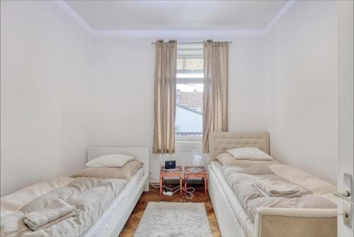 Nick & Klaras Central Apartments 4