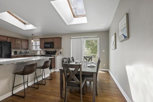 Housepitality - The Woodward Park Charmer - 4BR in Columbus, USA