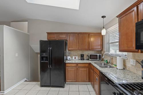 Housepitality - The Woodward Park Charmer - 4BR in เวิร์ธิงตัน