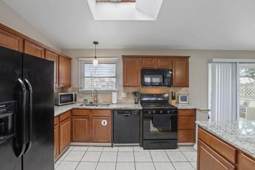 Housepitality - The Woodward Park Charmer - 4BR in Columbus, USA