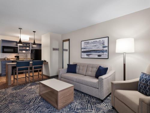 雷德克里夫诺克斯堡烛木套房酒店 雷德克里夫诺克斯堡烛木套房酒店