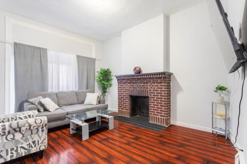 CLINTON HILLS - Newark in Newark, USA