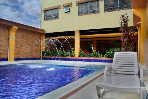 Peldbaseins, Hotel Tropico Real Mesitas in El Colegio