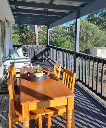 Balkons/terase, Loch Sport Beach Shack - Family Friendly Coastal Retreat in Loch Sport