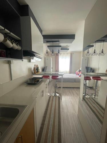 View, 8 Spatial Condo in Ma-a