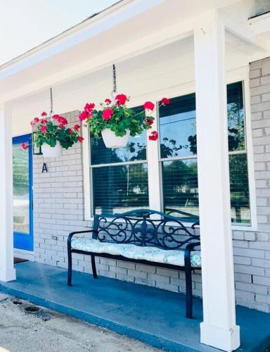 Gemstones Sleeps 8 Perfect for Groups in Ladson, USA