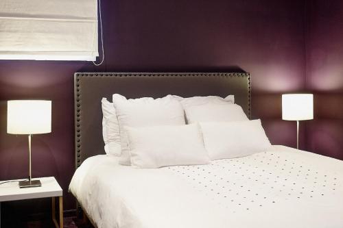 Patio de l'Intendance - Tap to explore photos