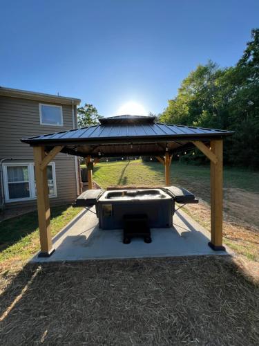 Hot Tub! Near Afton Mtn Vineyard Horse Farm in Afton, USA