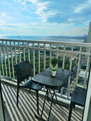 2BR 3BALC 2WC 10Pax in Roxas Blvd Manila, Metro Manila