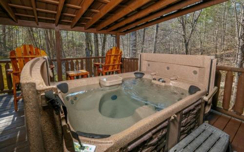 Bear Hiney Hideaway in Sevierville, USA