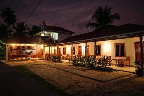 Suzi Beach House Mentawai - Sipora Sel.
