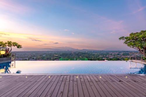 Näkymä ulkoa, Hotel Ciputra Cibubur managed by Swiss-Belhotel International in Cibubur