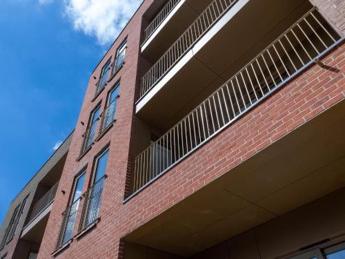 Modern Apartments with Balcony in Merton near Wimbledon by Sojo Stay - Mitcham