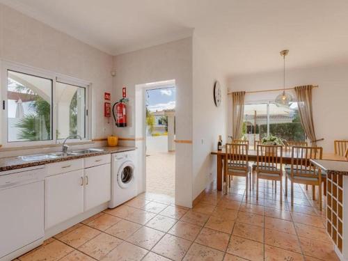 House with garden and private pool, Lagos (foto 10)