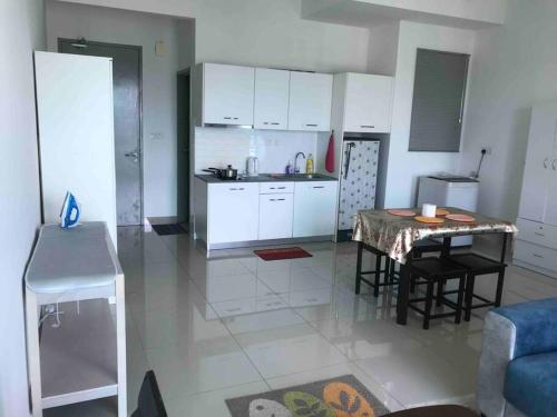 Luxury Cozy Studio @ CyberSquare | Netflix • WiFi • Parking 107 - image 8