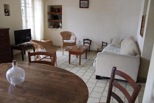 設施, Maison de Village in 昂特雷紹