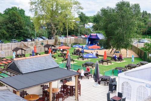 The Britannia Inn & Waves Restaurant - image 13