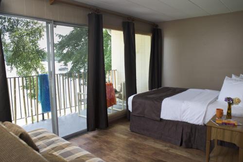 Delton Oaks Resort Motel - image 6