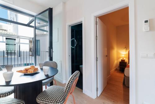 One-Bedroom Apartment image 5