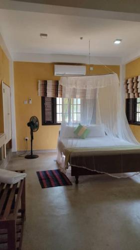 2 bedrooms, 4 beds