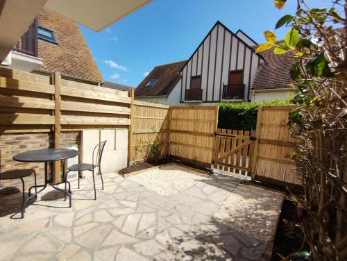 Studio plain pied avec terrasse tout proche mer - Location saisonnière - Courseulles-sur-Mer