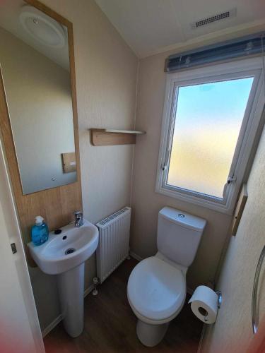 Happy Days Caravan Primrose Valley - image 2