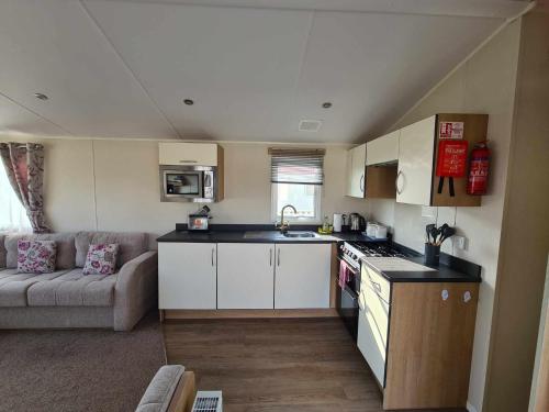 Happy Days Caravan Primrose Valley - image 3