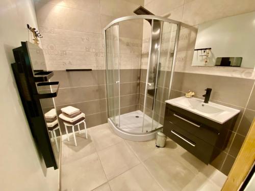 GITE avec JACUZZI PRIVATIF 4 étoiles 90m2 pour 3 personnes