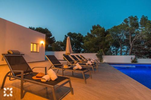 Villa image 1