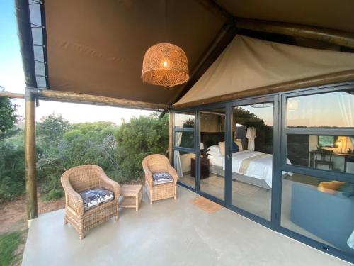 Заобикаляща среда, Charihandra Game Lodge in Tregathlyn Game Farm