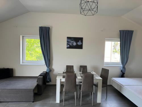 Apartmán byt 75m2 klid příroda pro rodinu, Прага (фото 7)