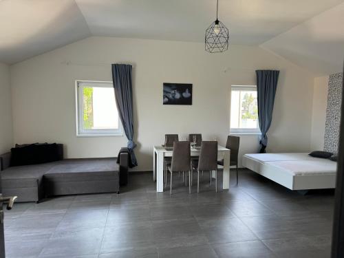 Apartmán byt 75m2 klid příroda pro rodinu, Прага (фото 8)